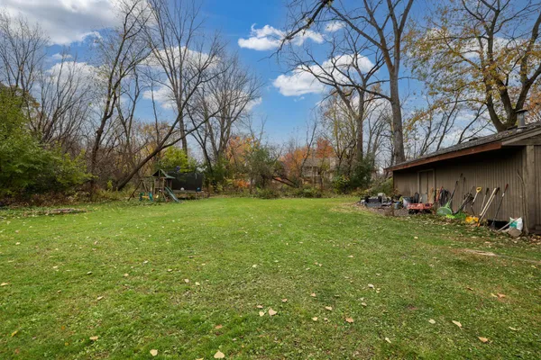 $699,900 | 115 Peninsula Road, Medicine Lake, MN 55441