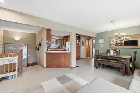 $699,900 | 115 Peninsula Road, Medicine Lake, MN 55441