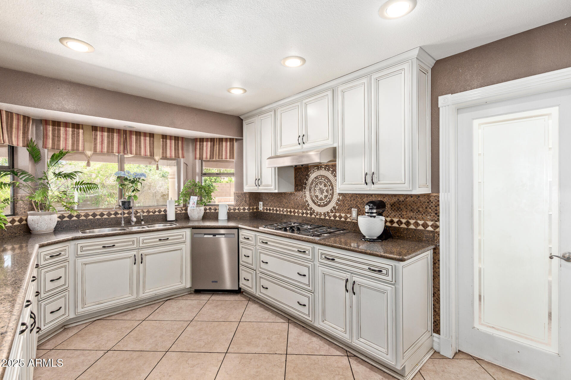 3203 East Ellis Street Mesa, AZ 85213 - Photo 18 of 67 18 - Ellis