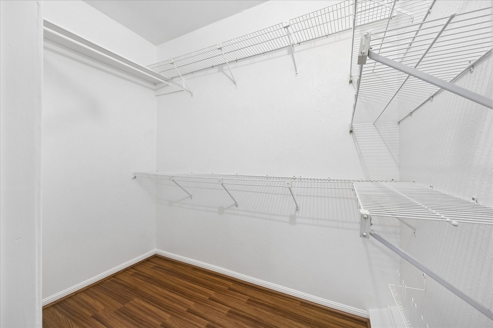 2100 Tanglewilde Street, Unit 286 Houston, TX 77063 - Photo 9 of 22 Walk-in Closet