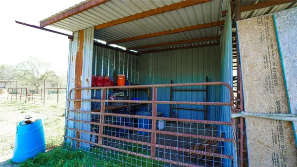 $3,300 | 19761 Highway 34, Terrell, TX 75161