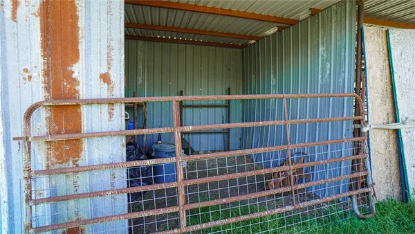 $3,300 | 19761 Highway 34, Terrell, TX 75161