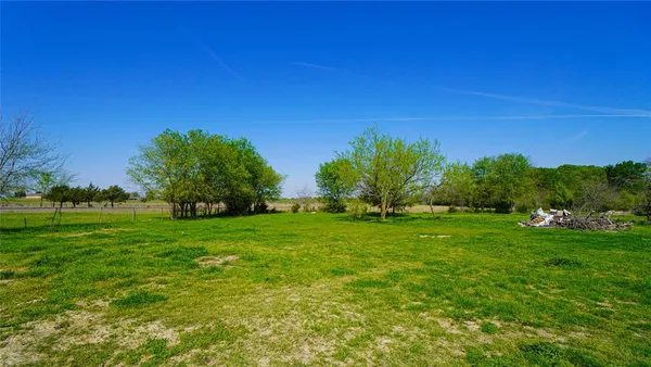 $3,300 | 19761 Highway 34, Terrell, TX 75161