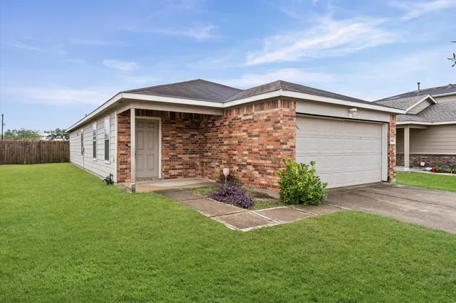 a front view of house with yard
