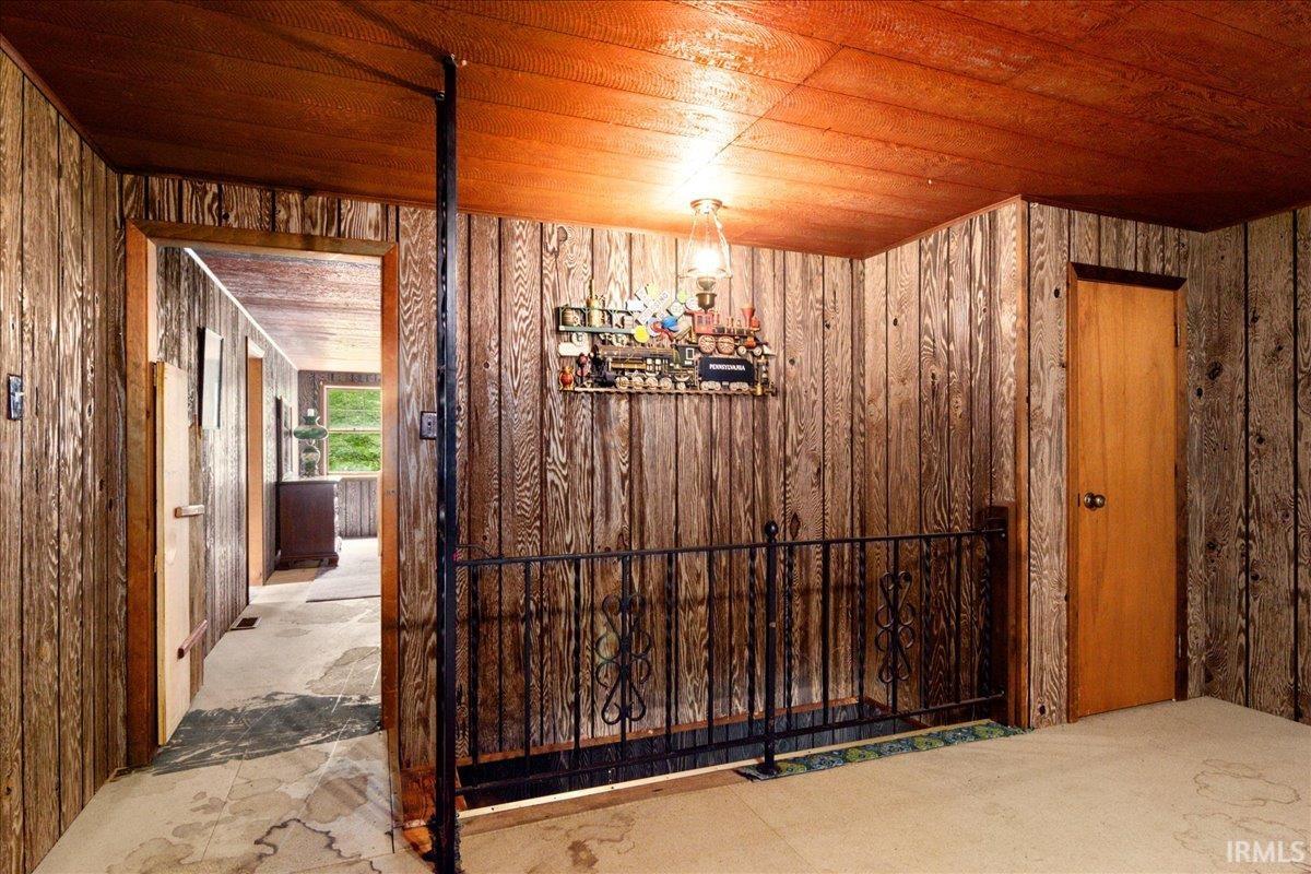 1895 Outer Lake Road Princeton, IN 47670 - Photo 18 of 34