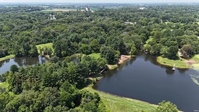 $895,000 | 1895 Outer Lake Road, Princeton, IN 47670