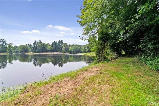 $895,000 | 1895 Outer Lake Road, Princeton, IN 47670