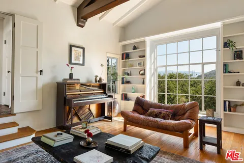 $1,699,000 | 3468 Troy Drive, Los Angeles, CA 90068