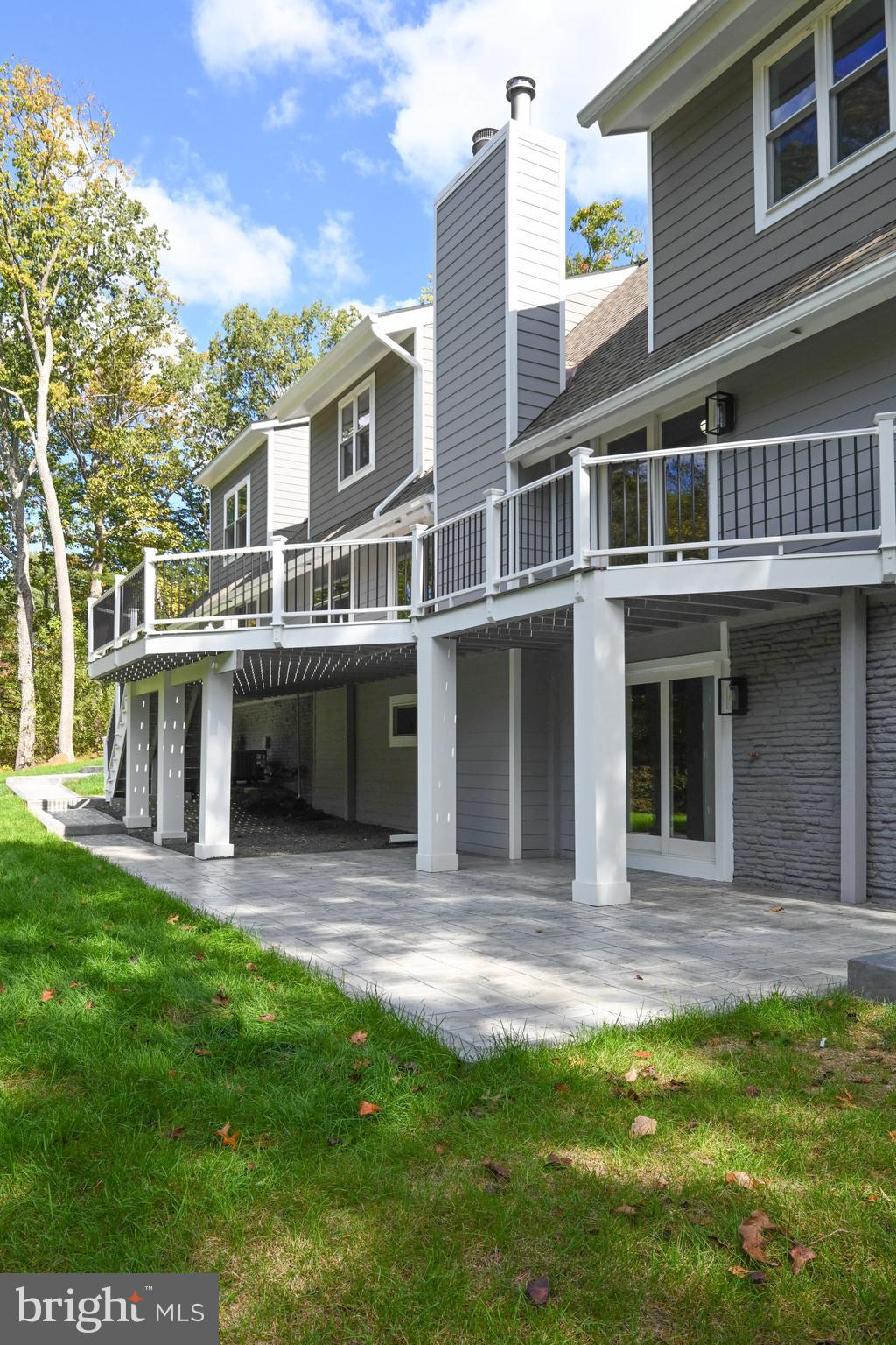 10900 Hunter Station Road Vienna, VA 22181 - Photo 107 of 110 a house view with a garden space
