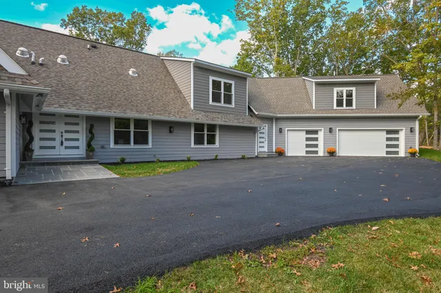 $2,250,000 | 10900 Hunter Station Road, Vienna, VA 22181