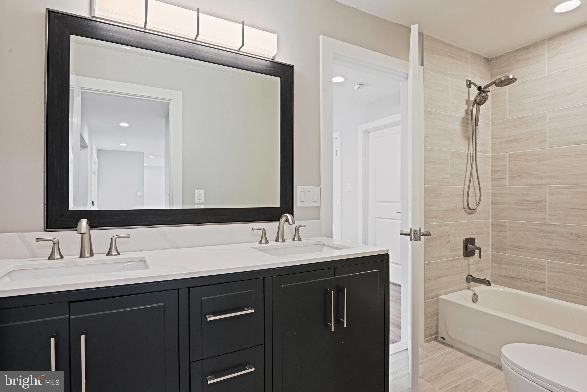 10900 Hunter Station Road Vienna, VA 22181 - Photo 14 of 110