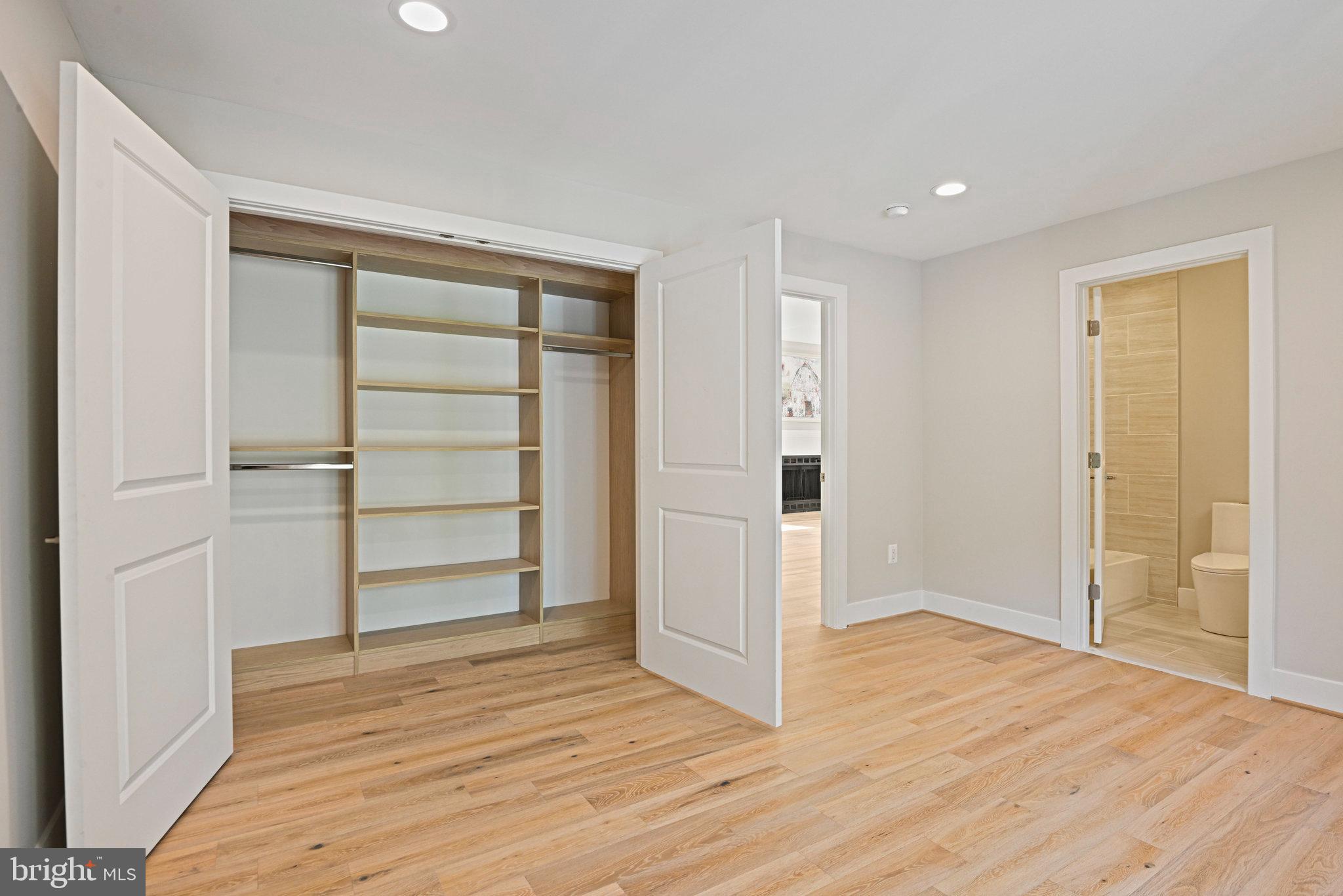 10900 Hunter Station Road Vienna, VA 22181 - Photo 34 of 110