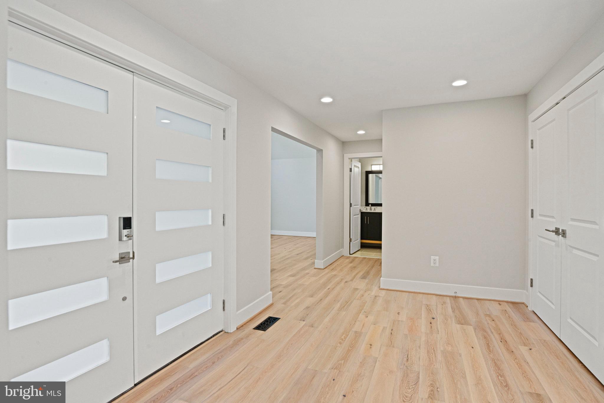 10900 Hunter Station Road Vienna, VA 22181 - Photo 7 of 110