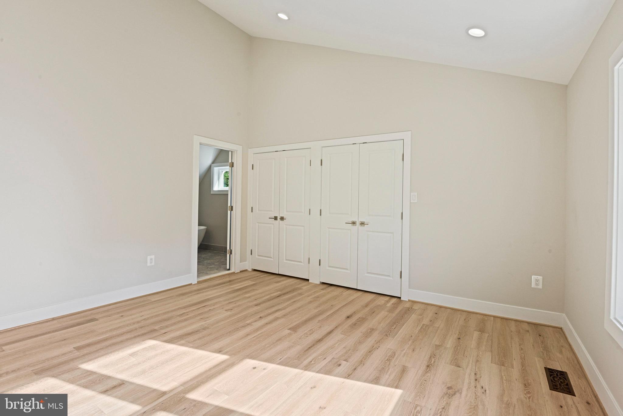 10900 Hunter Station Road Vienna, VA 22181 - Photo 74 of 110