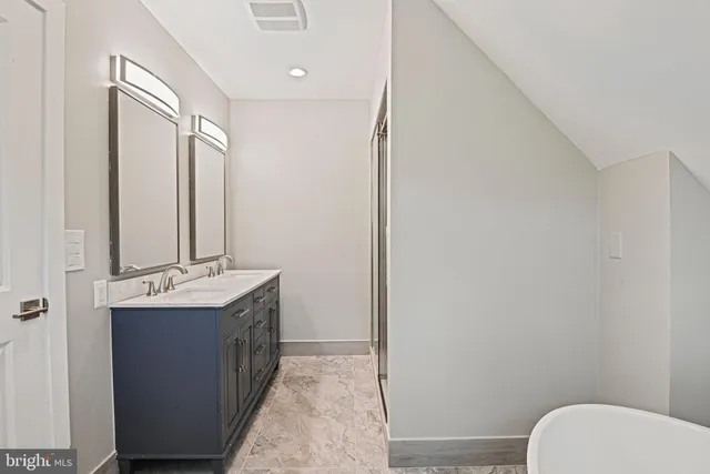 $2,250,000 | 10900 Hunter Station Road, Vienna, VA 22181