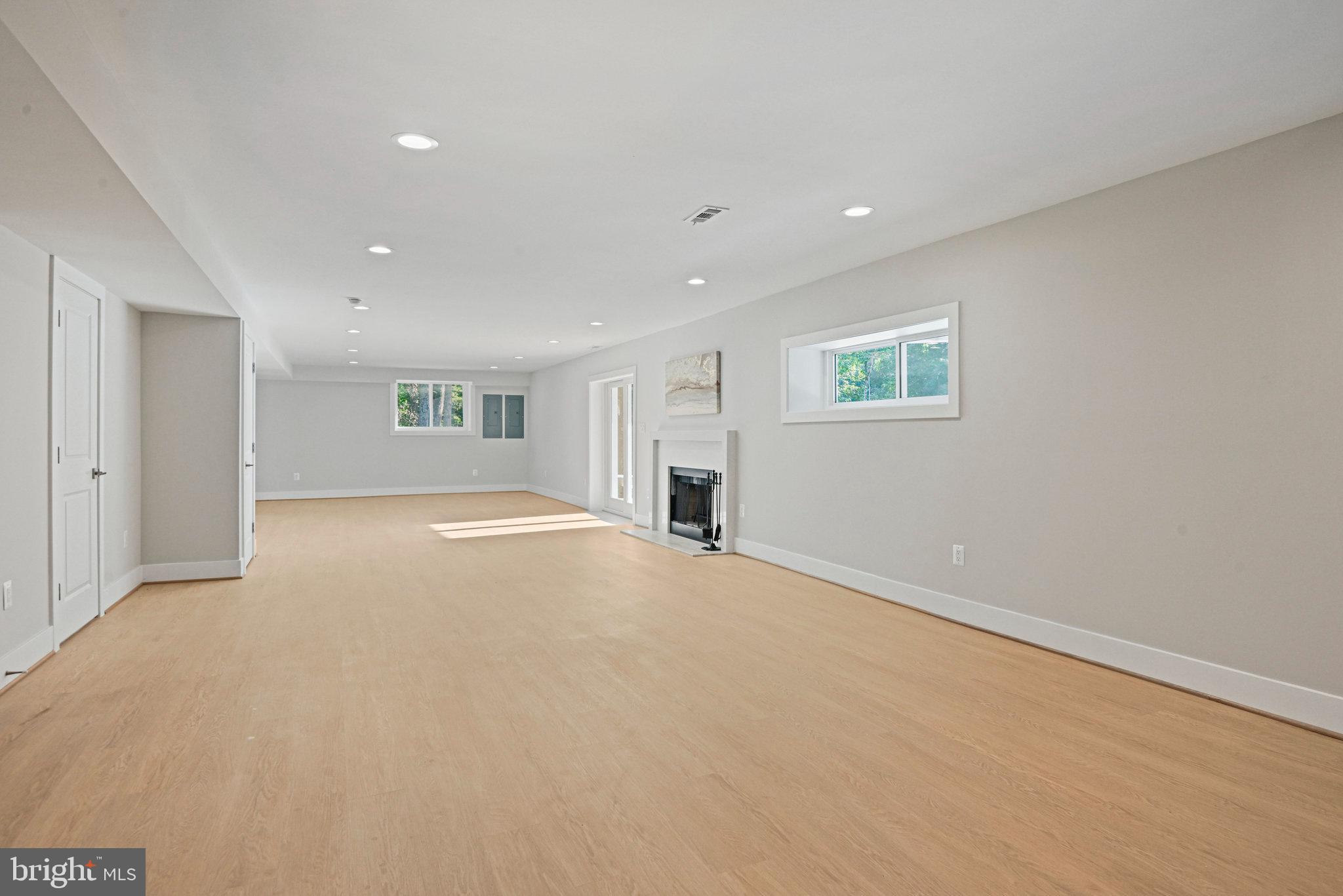 10900 Hunter Station Road Vienna, VA 22181 - Photo 82 of 110 a view of an empty room with a window