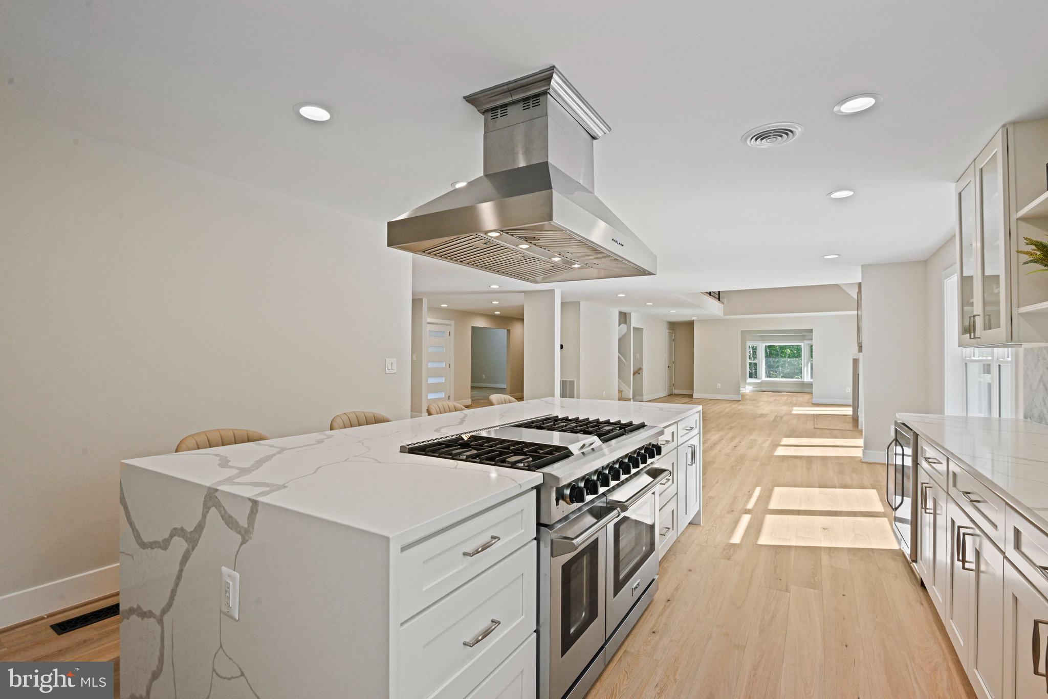 10900 Hunter Station Road Vienna, VA 22181 - Photo 9 of 110