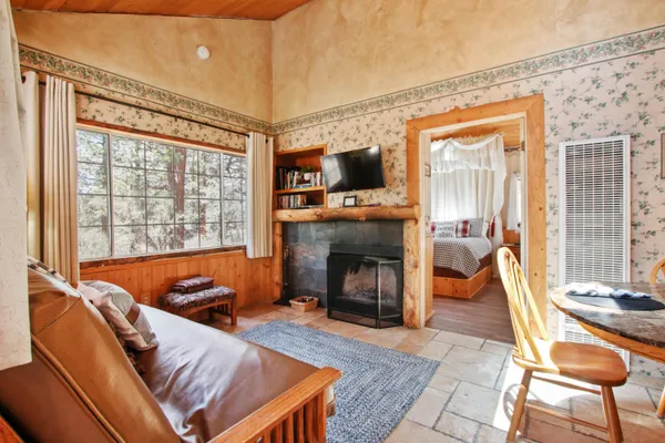 $2,559,900 | 43630 Rainbow Lane, Angelus Oaks, CA 92305