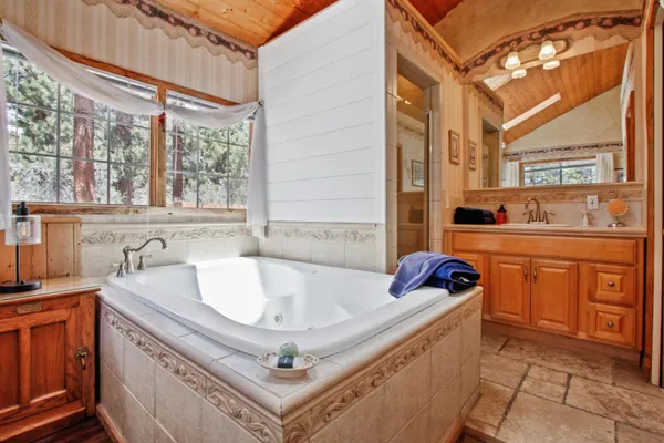 $2,559,900 | 43630 Rainbow Lane, Angelus Oaks, CA 92305