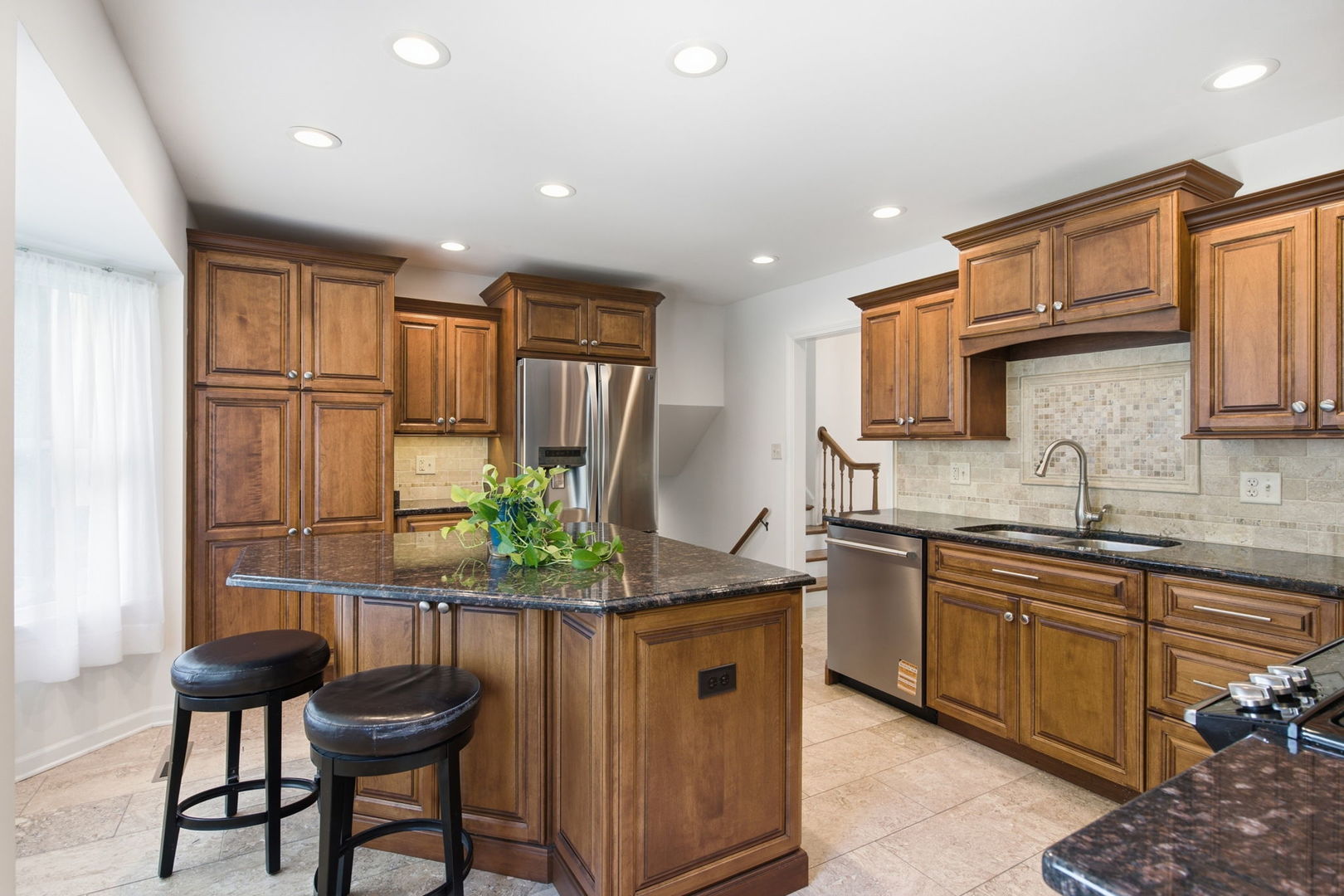 460 Trinity Court Buffalo Grove, IL 60089 - Photo 5 of 27