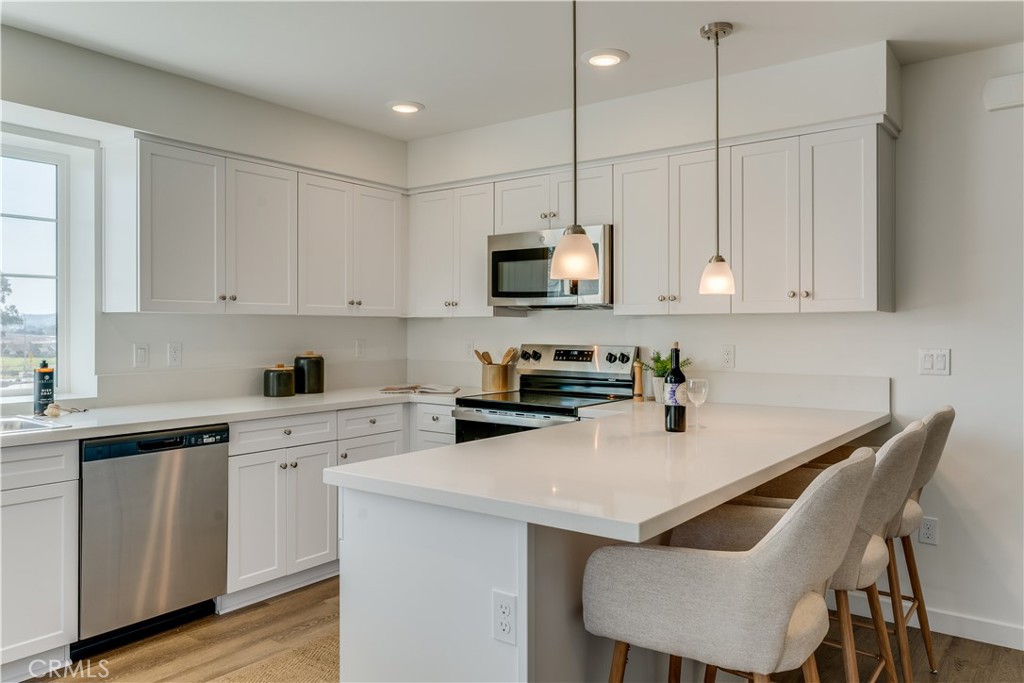 3802 Ranch House Road, Unit 303 San Luis Obispo, CA 93401 - Photo 10 of 35 Kitchen