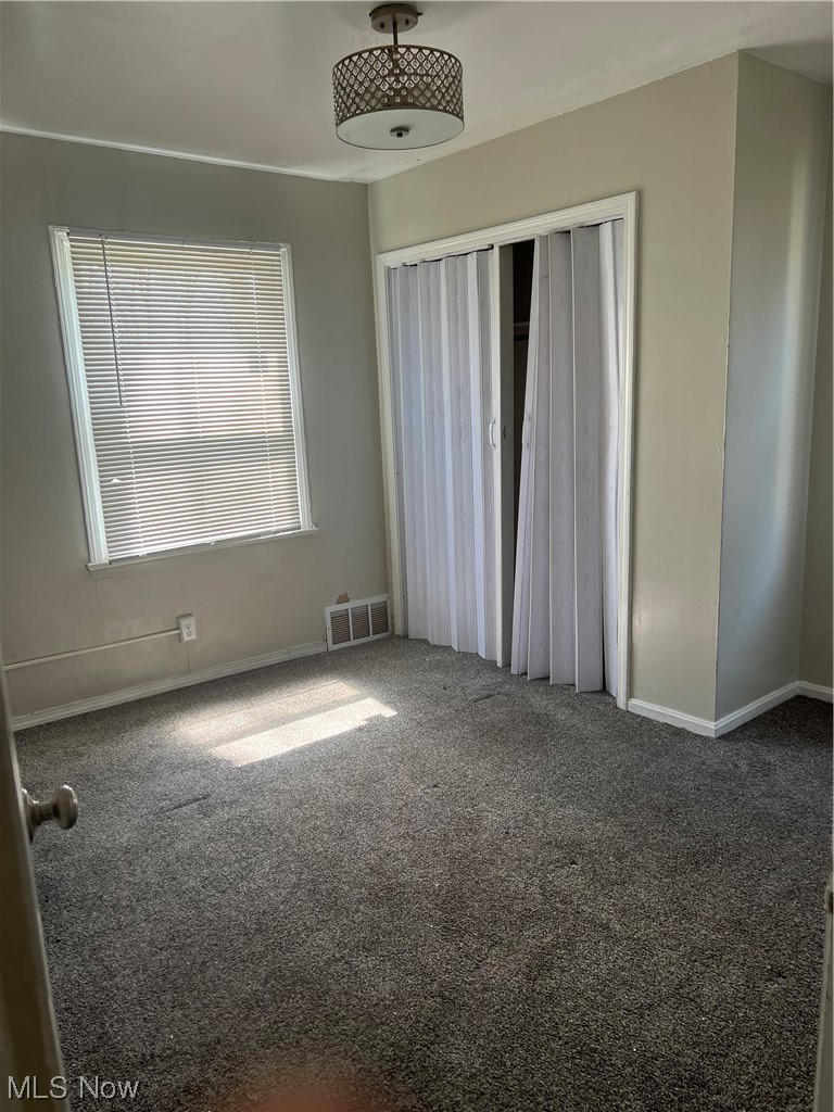 2047 North Green Road Cleveland, OH 44121 - Photo 18 of 21 Master bedroom