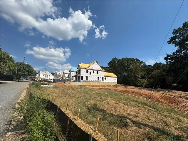 $1,100,000 | 212 Suwanee Avenue Northeast, Suwanee, GA 30024