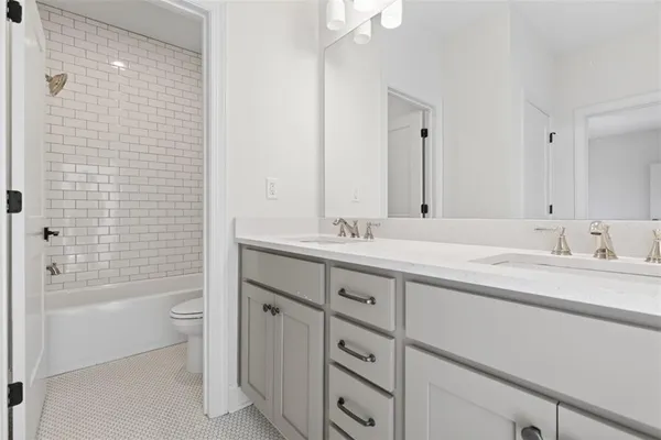 $1,100,000 | 212 Suwanee Avenue Northeast, Suwanee, GA 30024