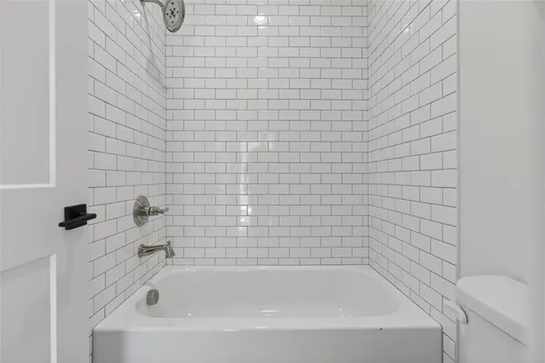 $1,100,000 | 212 Suwanee Avenue Northeast, Suwanee, GA 30024