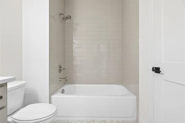 $1,100,000 | 212 Suwanee Avenue Northeast, Suwanee, GA 30024