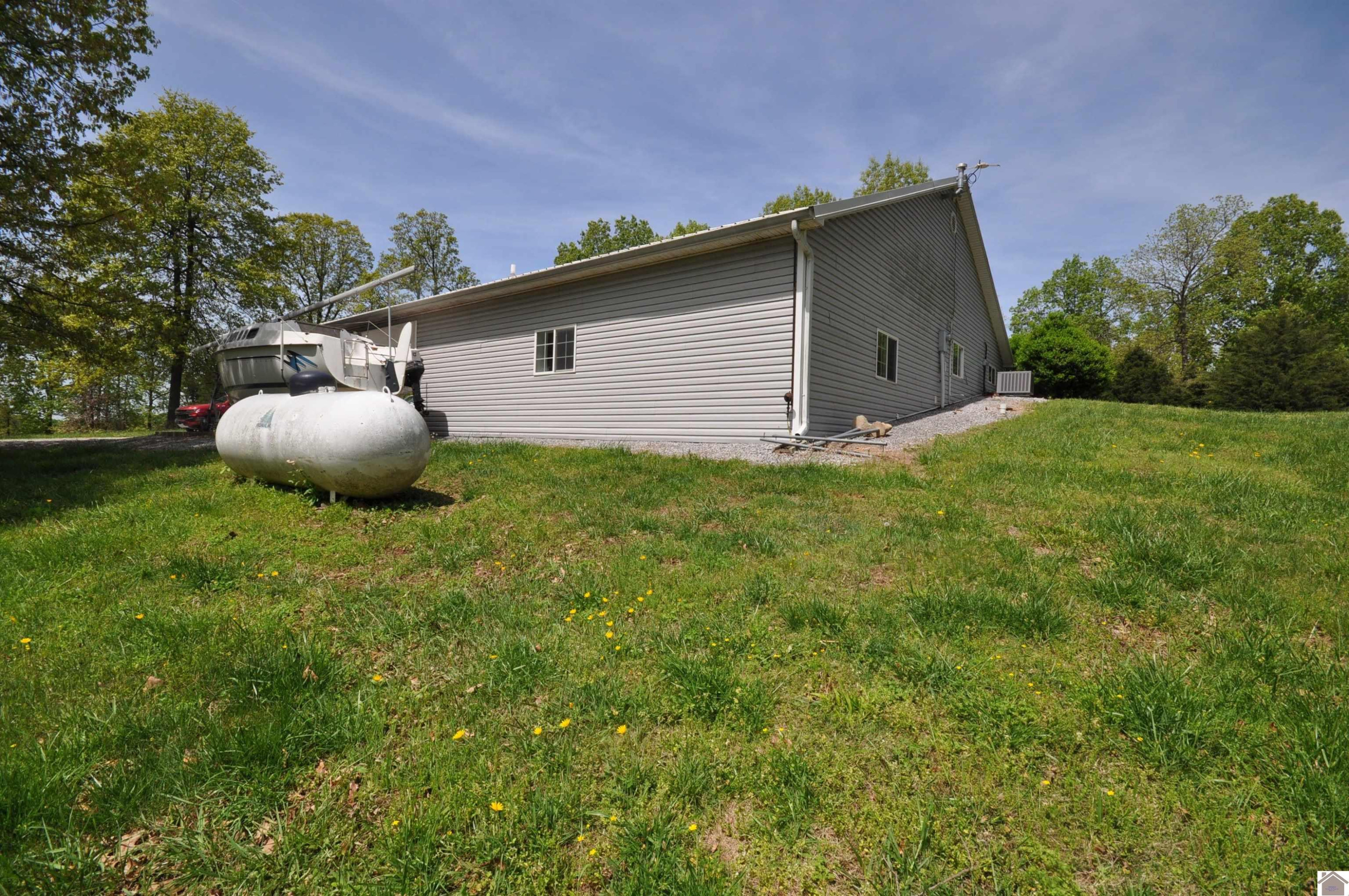725 Pleasantview Drive Grand Rivers, KY 42045 - Photo 3 of 33 Photo 3