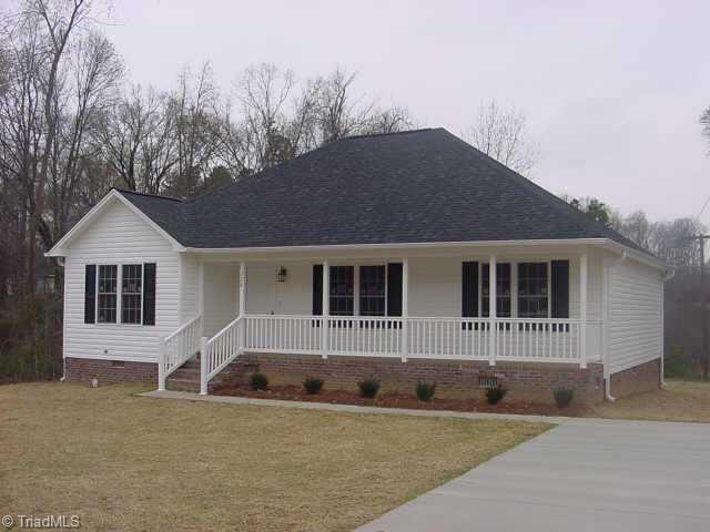 728 Hendrix Street High Point, NC 27260 - Photo 1 of 2 Exterior Front.