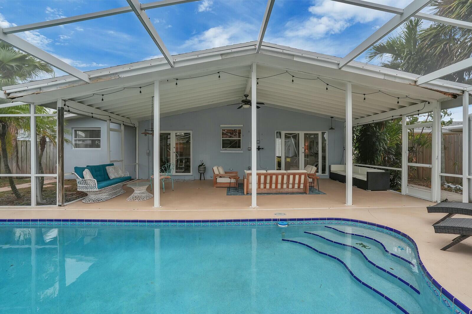 538 Riverside Drive Palm Beach Gardens, FL 33410 - Photo 22 of 42 Enclosed Pool