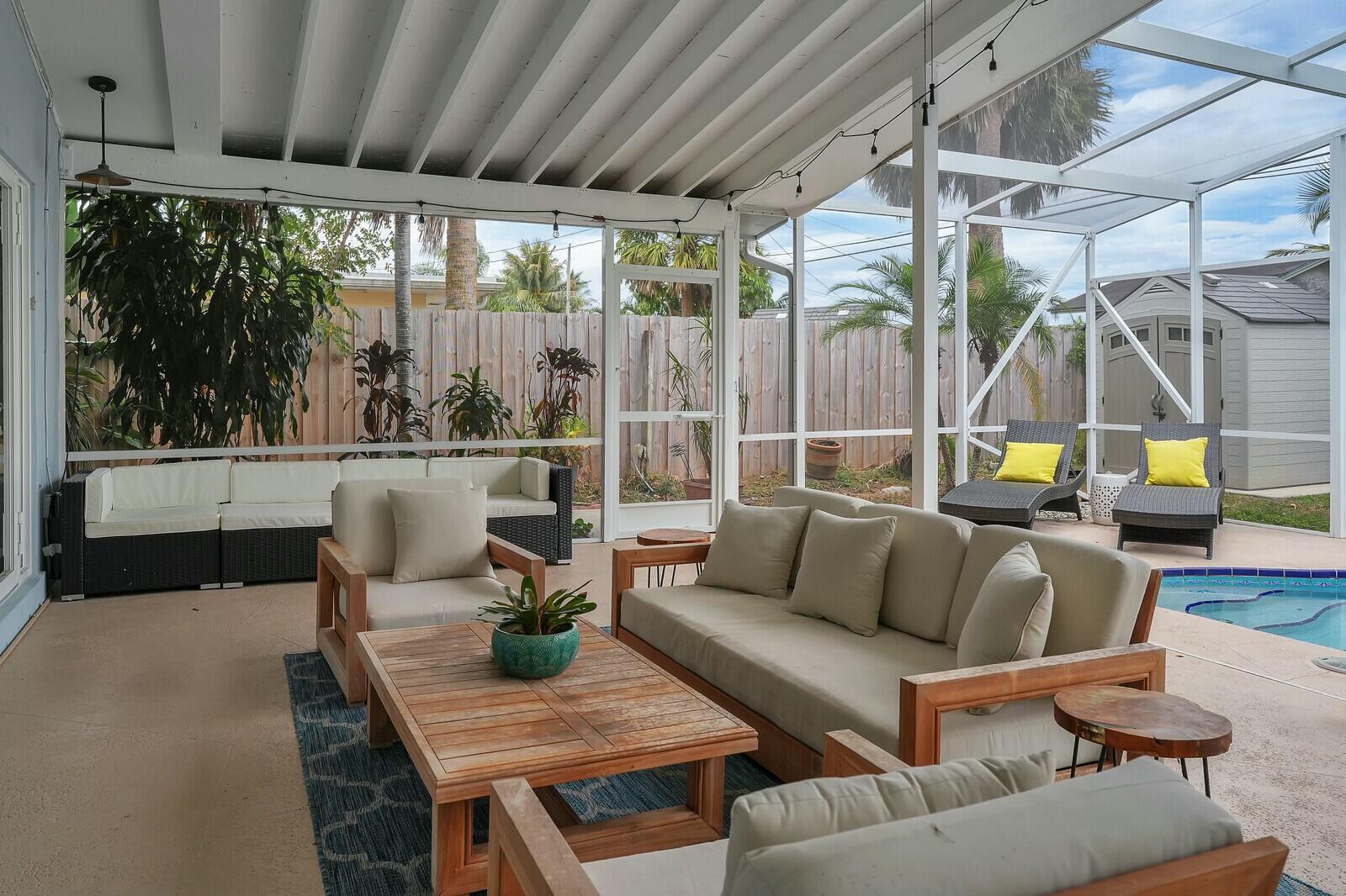 538 Riverside Drive Palm Beach Gardens, FL 33410 - Photo 27 of 42 Covered Patio