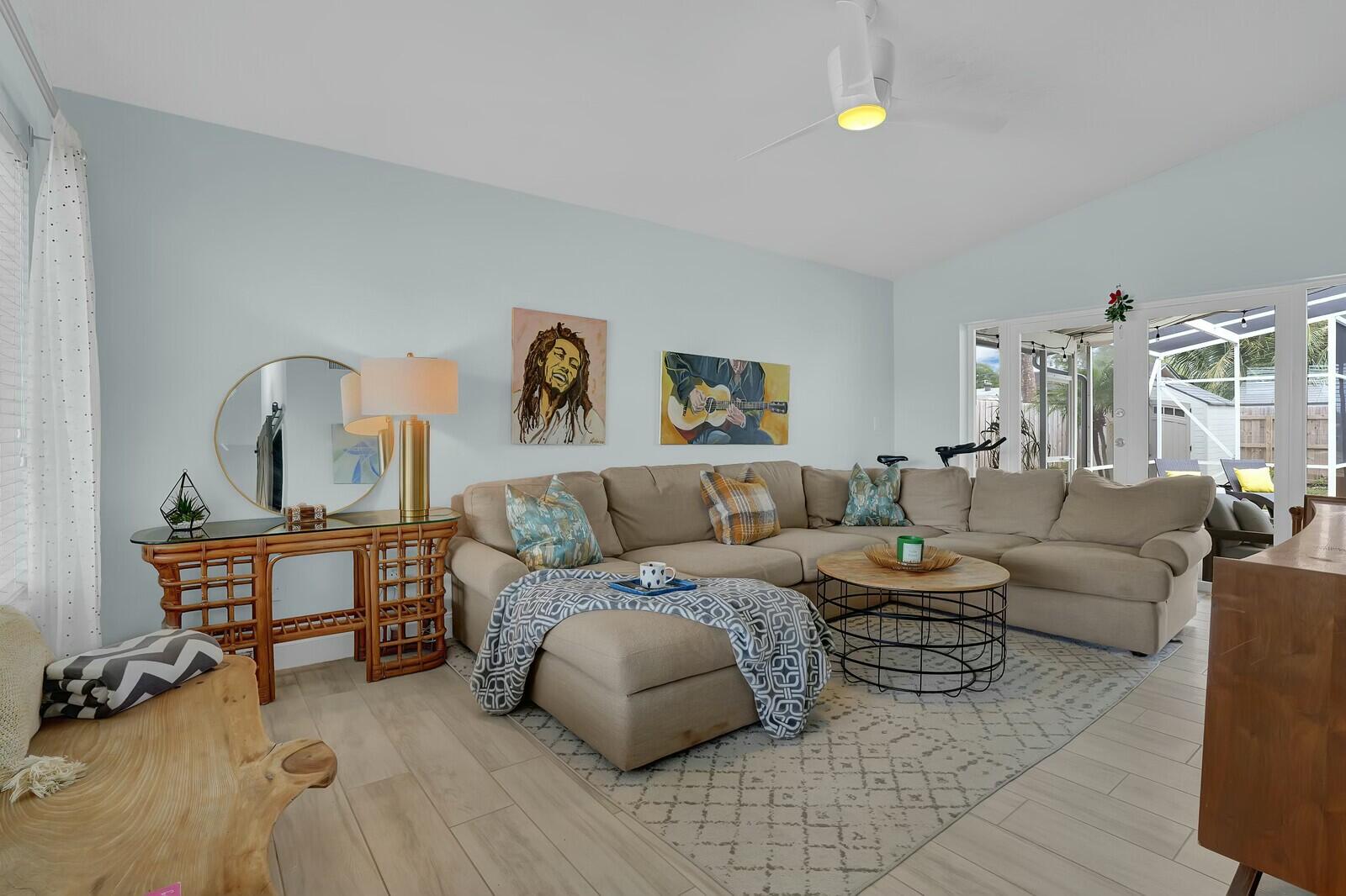 538 Riverside Drive Palm Beach Gardens, FL 33410 - Photo 3 of 42 Living
