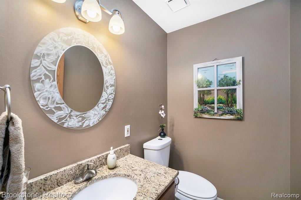 2285 Rochelle Park Drive, Unit 122 Rochester Hills, MI 48309 - Photo 19 of 32
