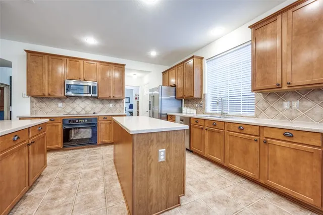 $554,800 | 1320 Golf Club Drive, Lantana, TX 76226