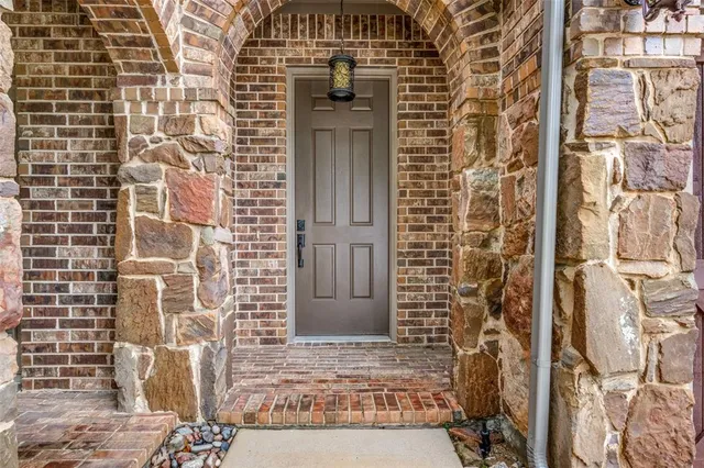 $554,800 | 1320 Golf Club Drive, Lantana, TX 76226