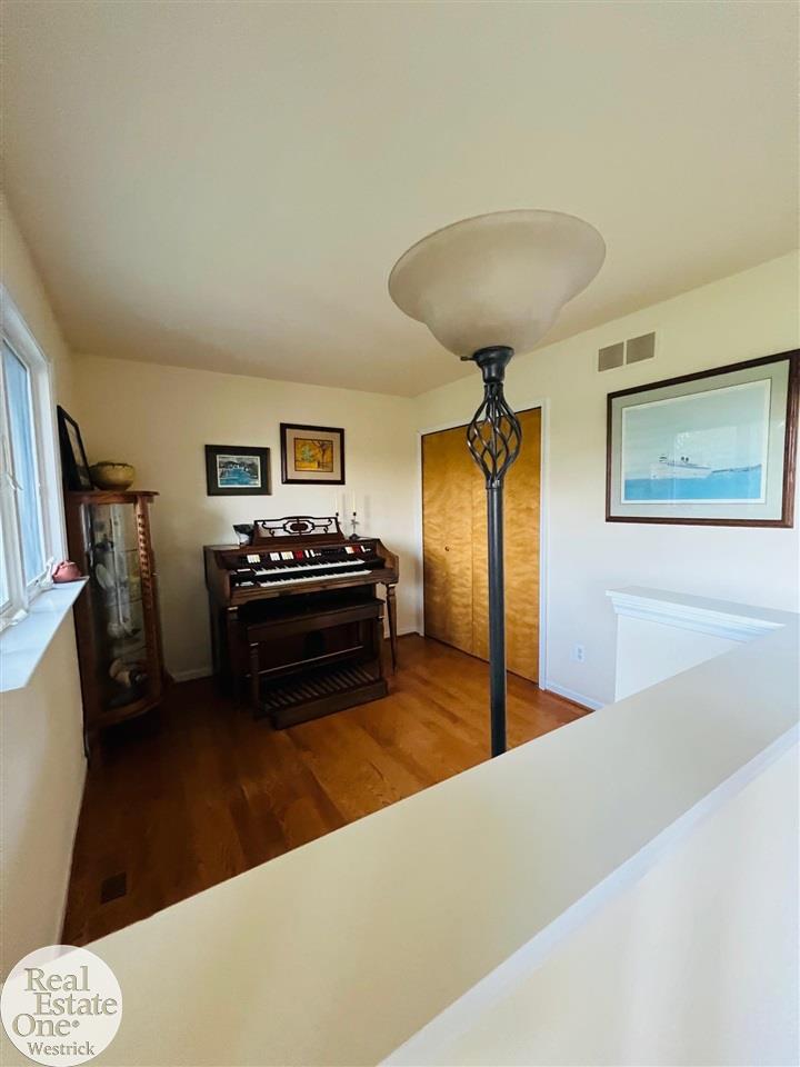 Office /3 rd bdrm