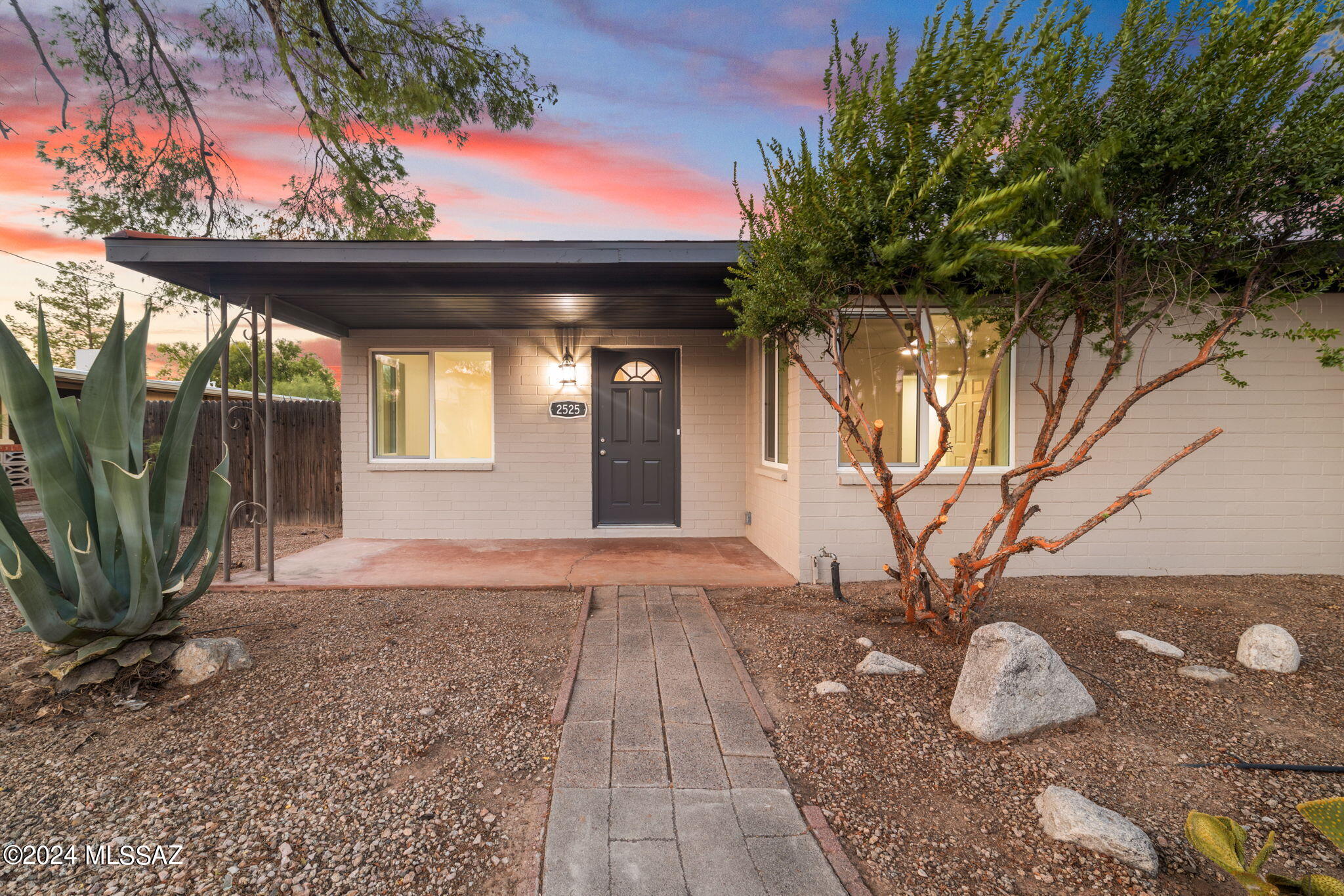 2525 East Lind Road Tucson, AZ 85716 - Photo 2 of 24 Gallery Image 2