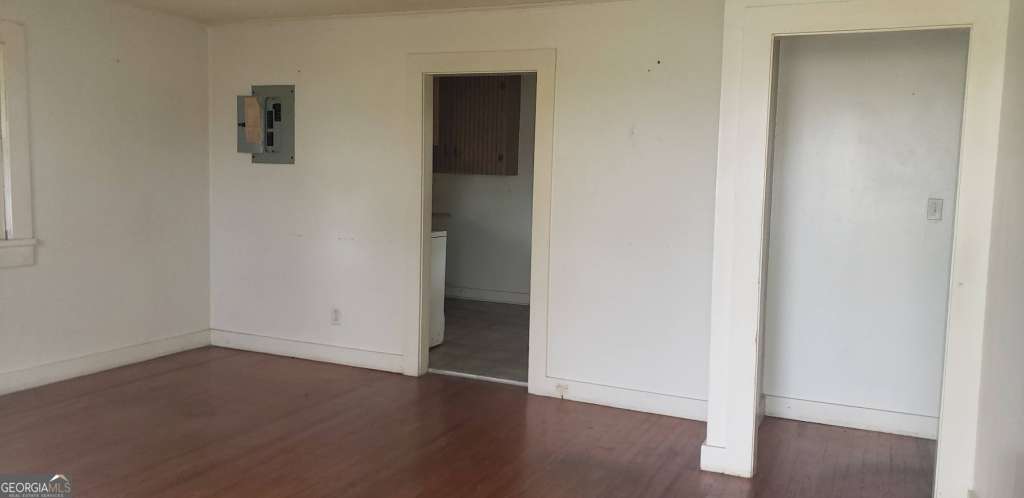 1219 Clough Street Waycross, GA 31501 - Photo 2 of 10 an empty room