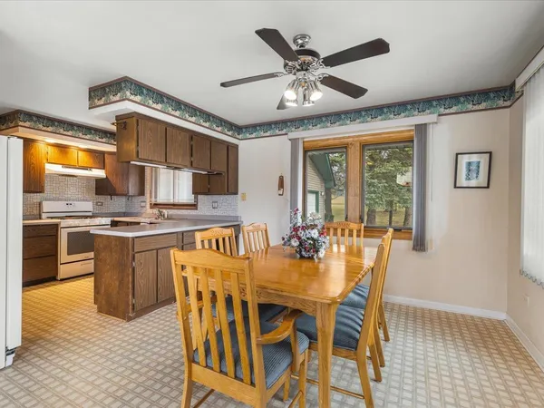 $600,000 | 840 Breckenboro Road, Lake Summerset, IL 61019