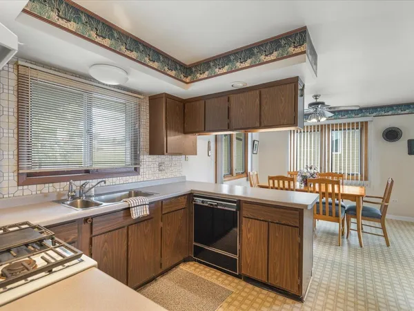 $600,000 | 840 Breckenboro Road, Lake Summerset, IL 61019