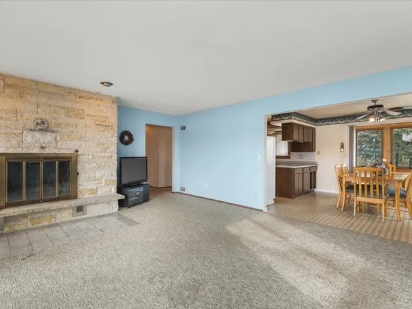 $600,000 | 840 Breckenboro Road, Lake Summerset, IL 61019