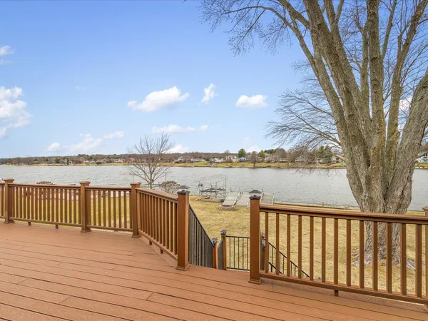 $600,000 | 840 Breckenboro Road, Lake Summerset, IL 61019