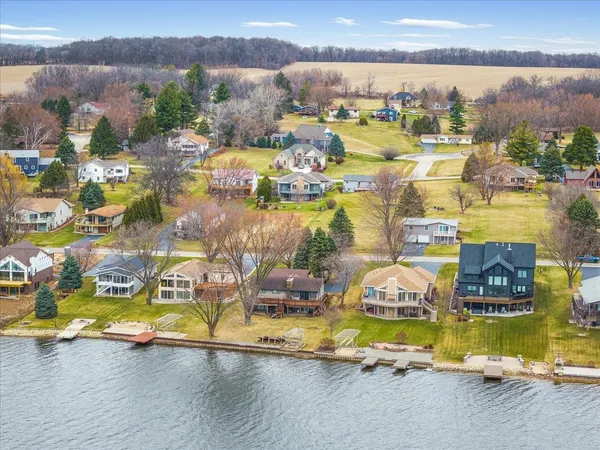 $600,000 | 840 Breckenboro Road, Lake Summerset, IL 61019
