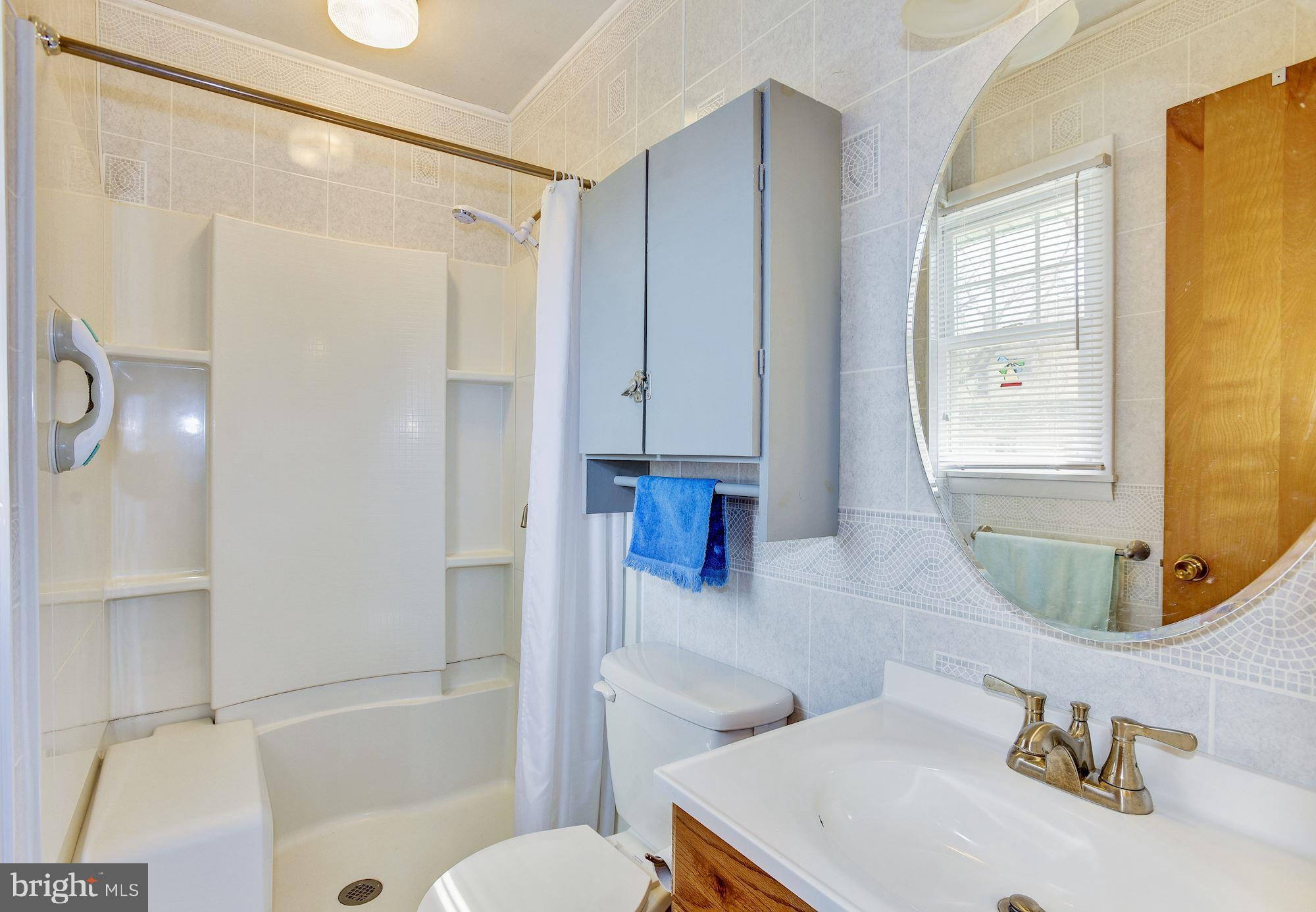 630 Kossuth Street Riverside, NJ 08075 - Photo 13 of 27 Master Bath