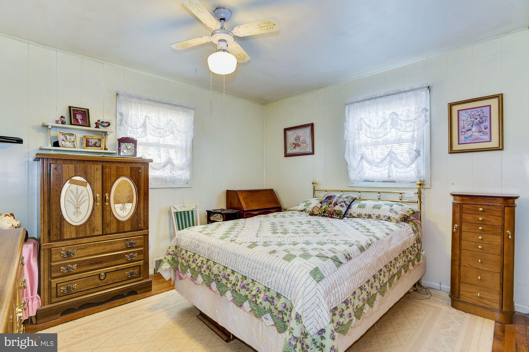 630 Kossuth Street Riverside, NJ 08075 - Photo 14 of 27 2nd bedroom