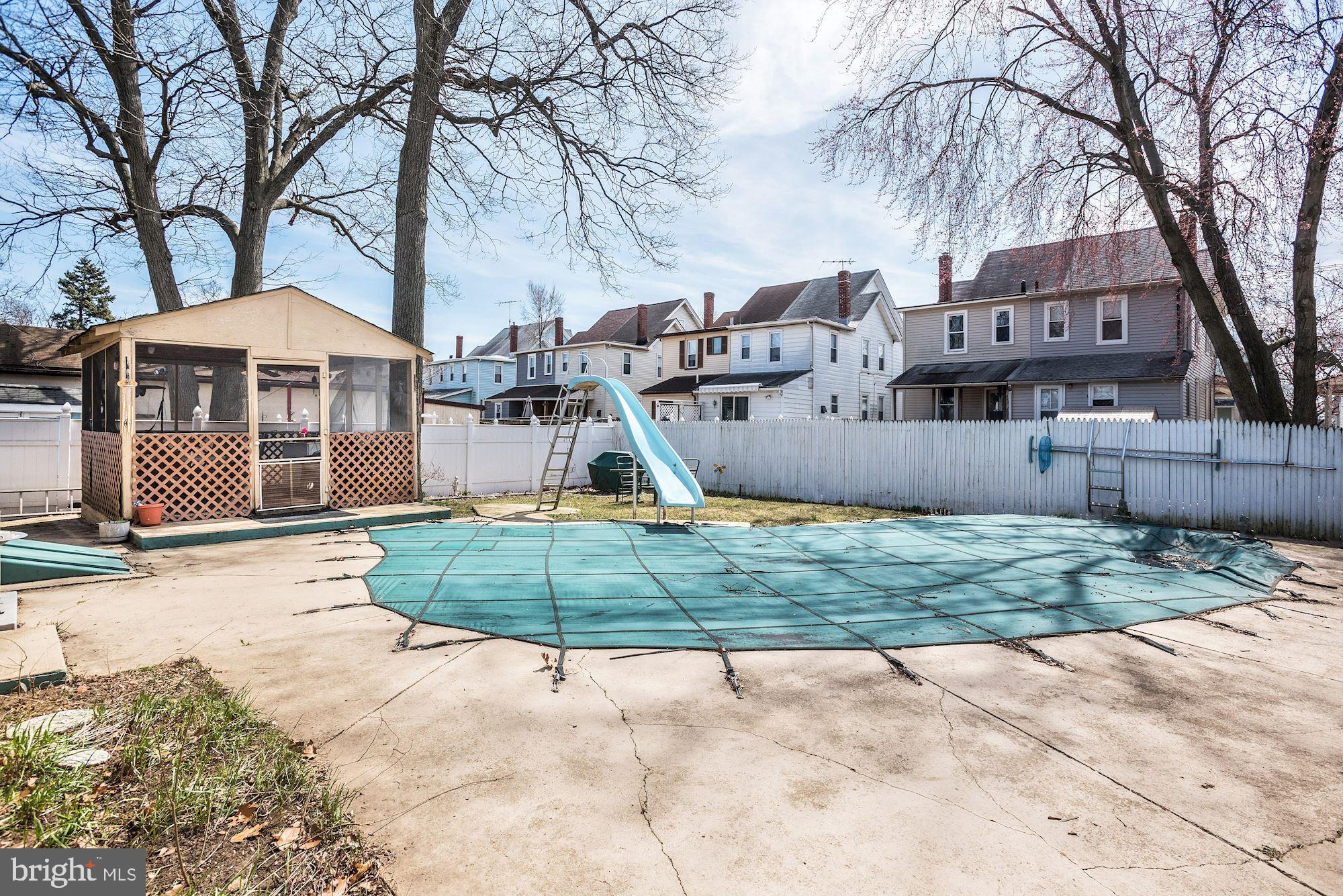 630 Kossuth Street Riverside, NJ 08075 - Photo 24 of 27 Inground pool