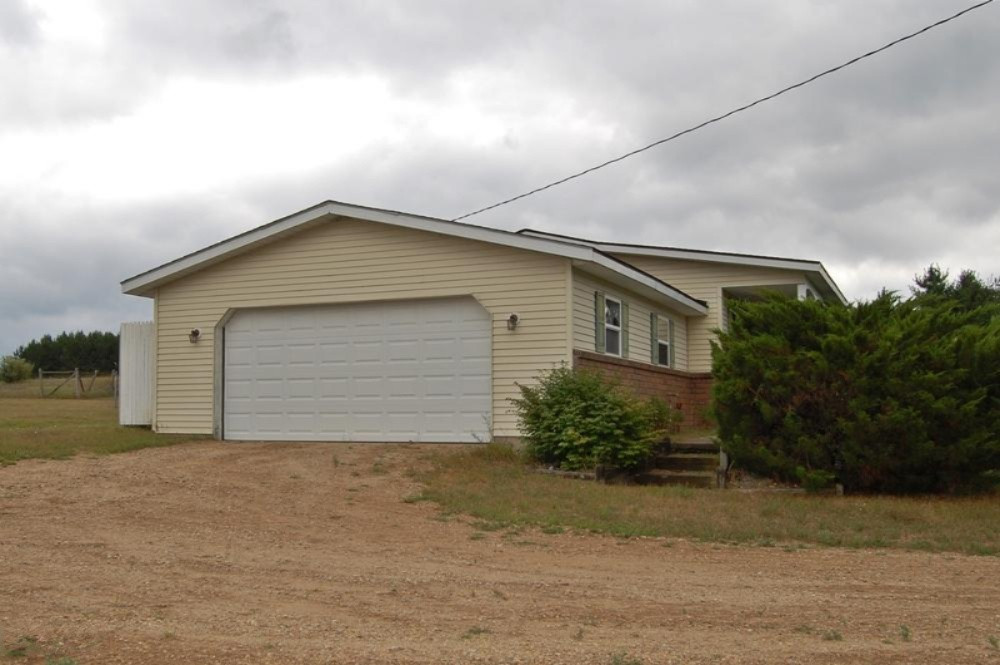 900 20 Mile Road Barryton, MI 49305 - Photo 17 of 21 17 Garage